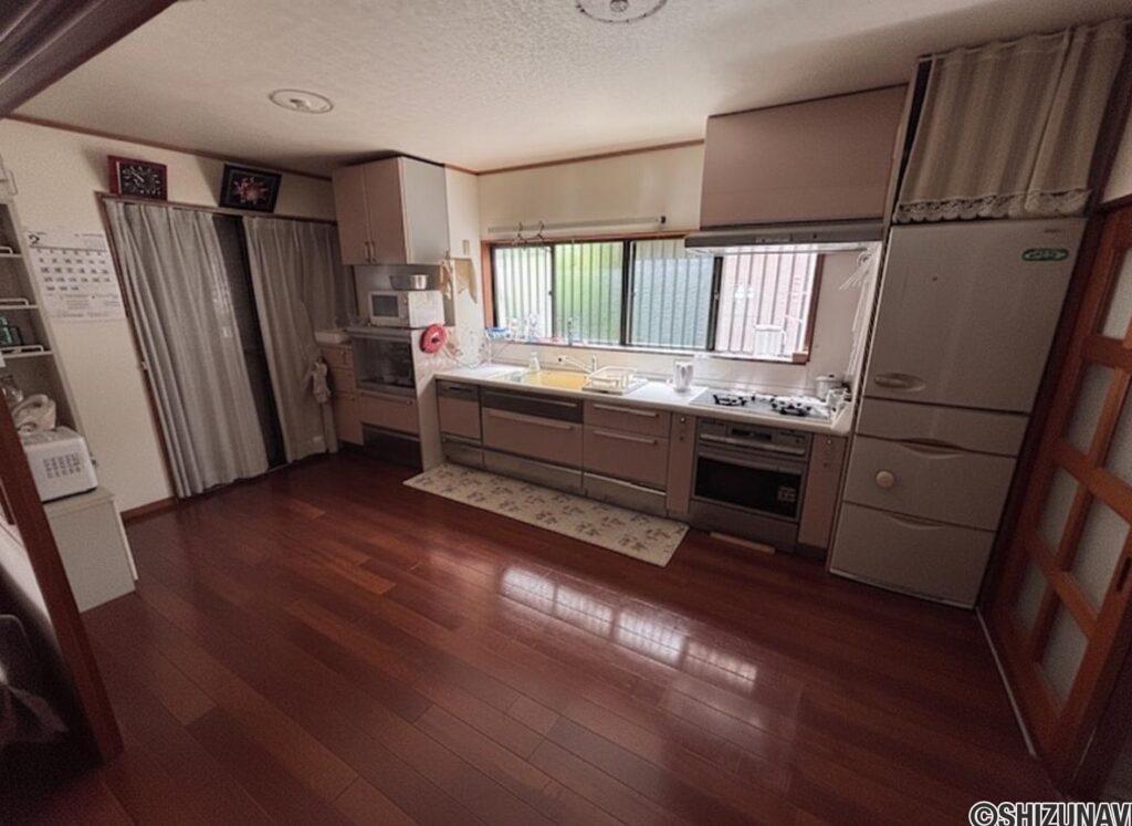 静岡市葵区上足洗3丁目　店舗や事務所併用で中古住宅として利用可能の画像