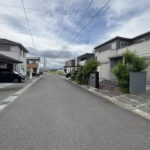 前面道路　綺麗な分譲地内の一画です