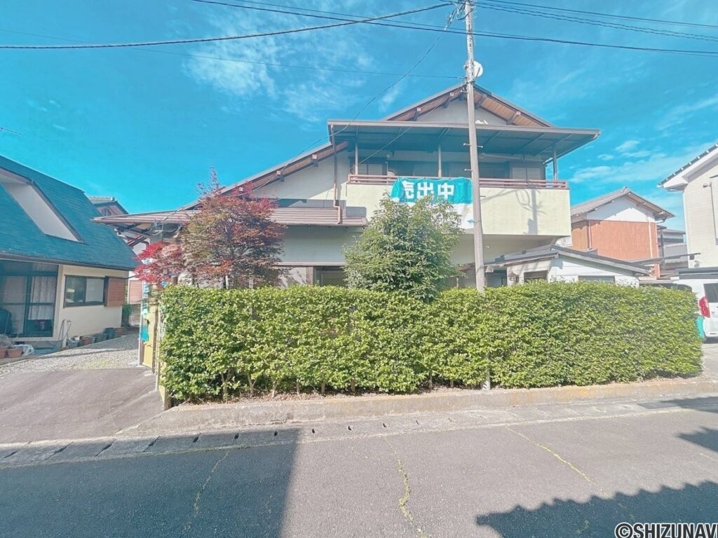 富士宮市山本前面道路。幅員約4ｍです。