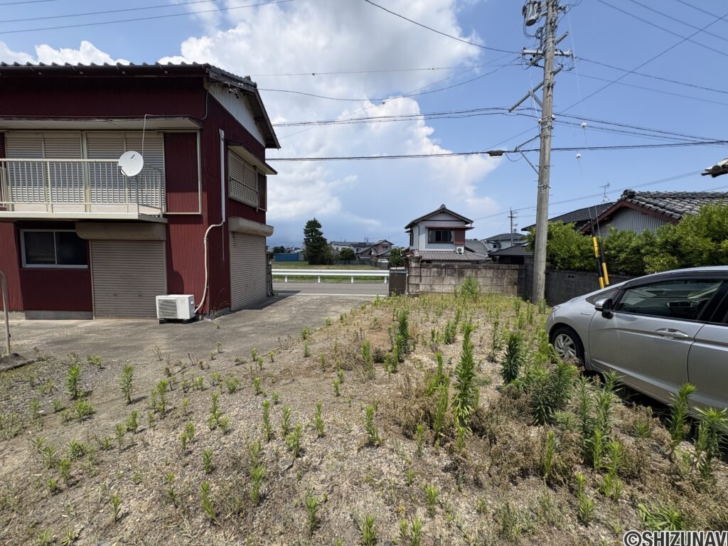 敷地内②