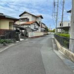 前面道路（幅員も広く余裕があります）
