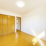 【リフォーム後／2階真ん中洋室】2階洋室はクリーニングと建具建付けの調整を行いました。