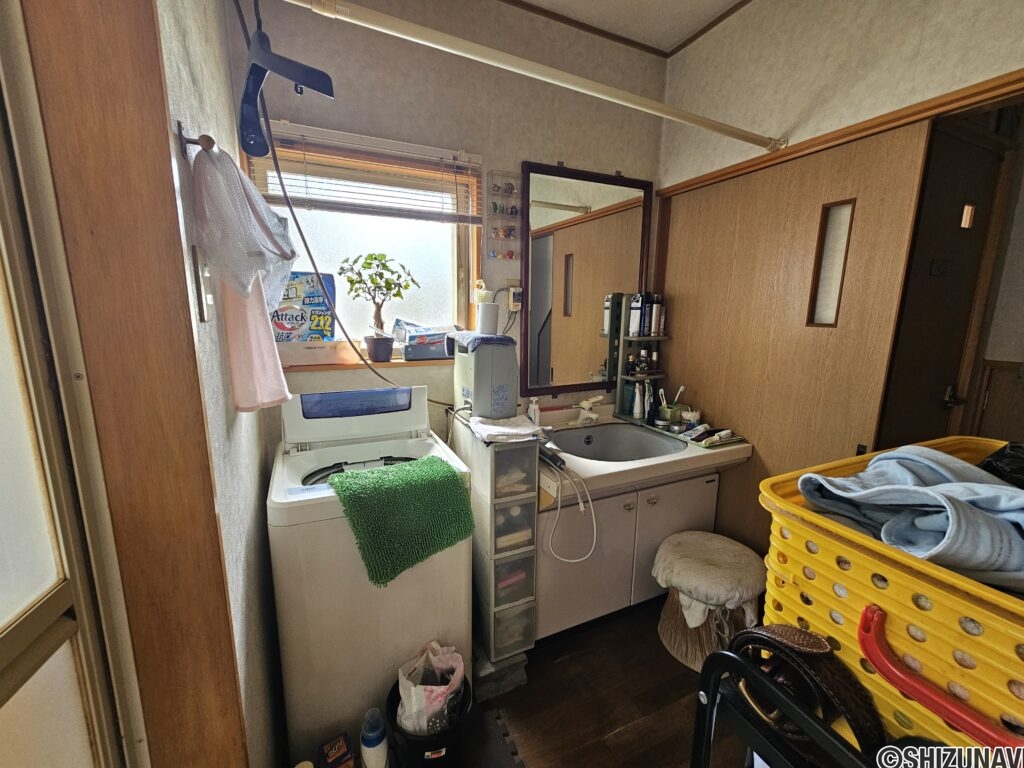 脱衣洗面所