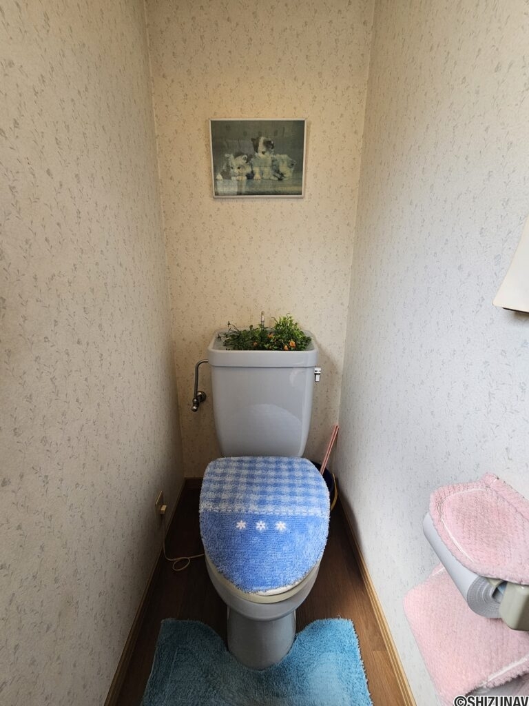 1階　窓付きトイレ