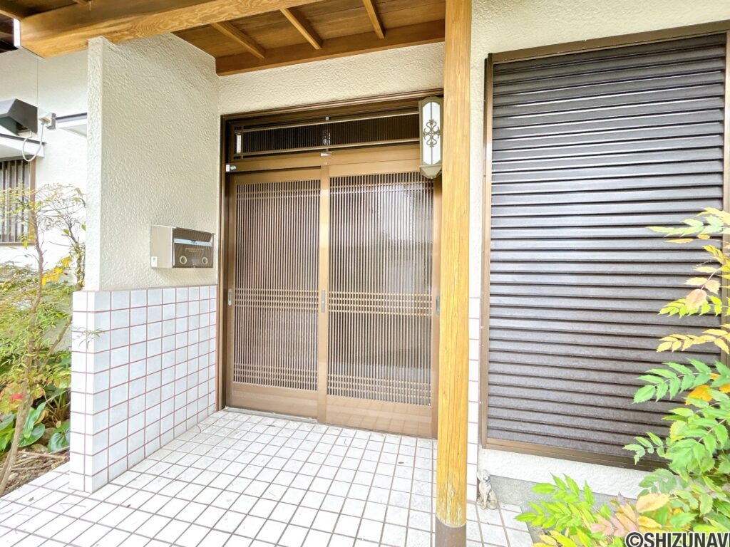 【玄関外観】別角度