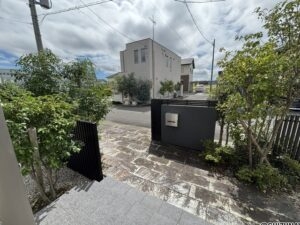 玄関アプローチ