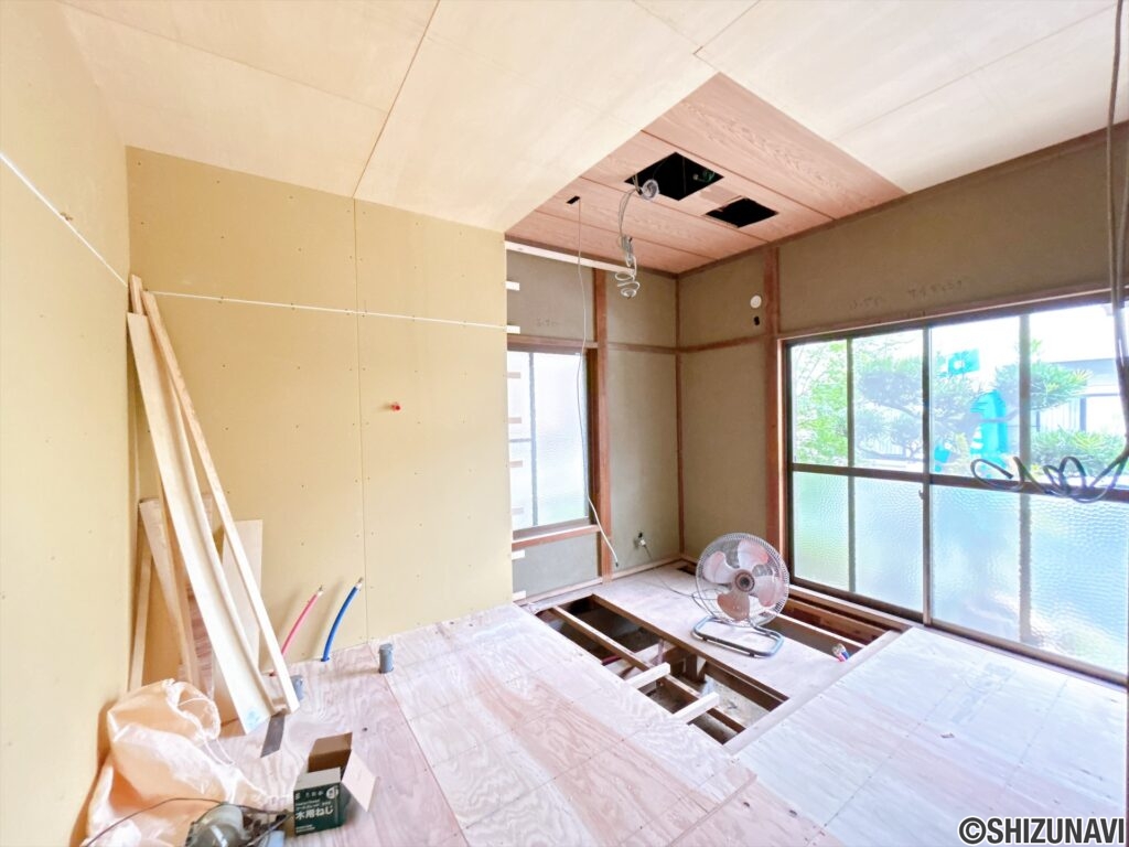 【リフォーム中/洗面浴室】現在は和室ですが、洗面所とユニットバスが入ります。