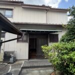 別棟　玄関前