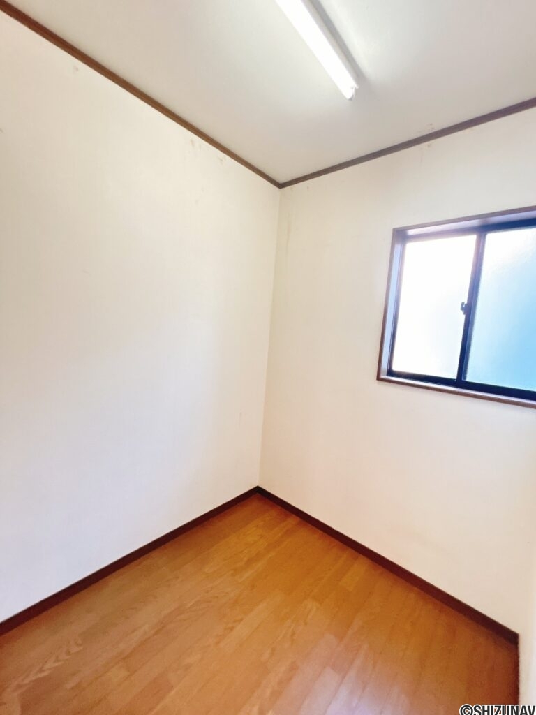 【納戸】