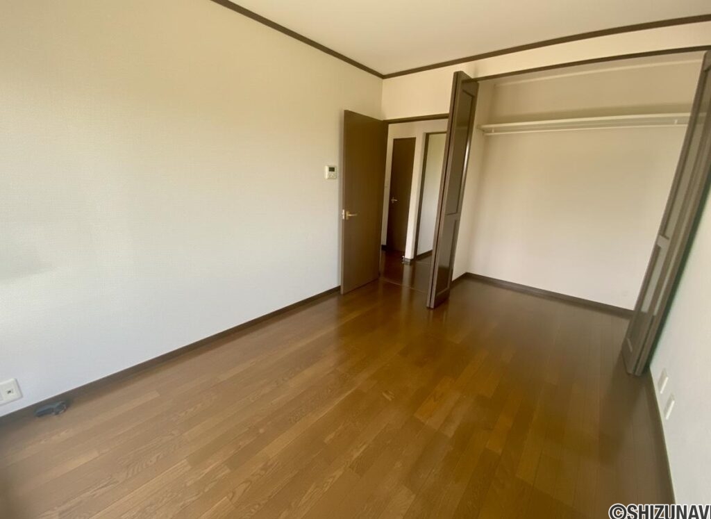 藤枝市青南町2丁目 　中古住宅　セキスイハイム施工