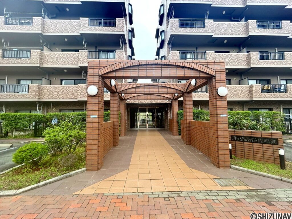 【建物入り口】