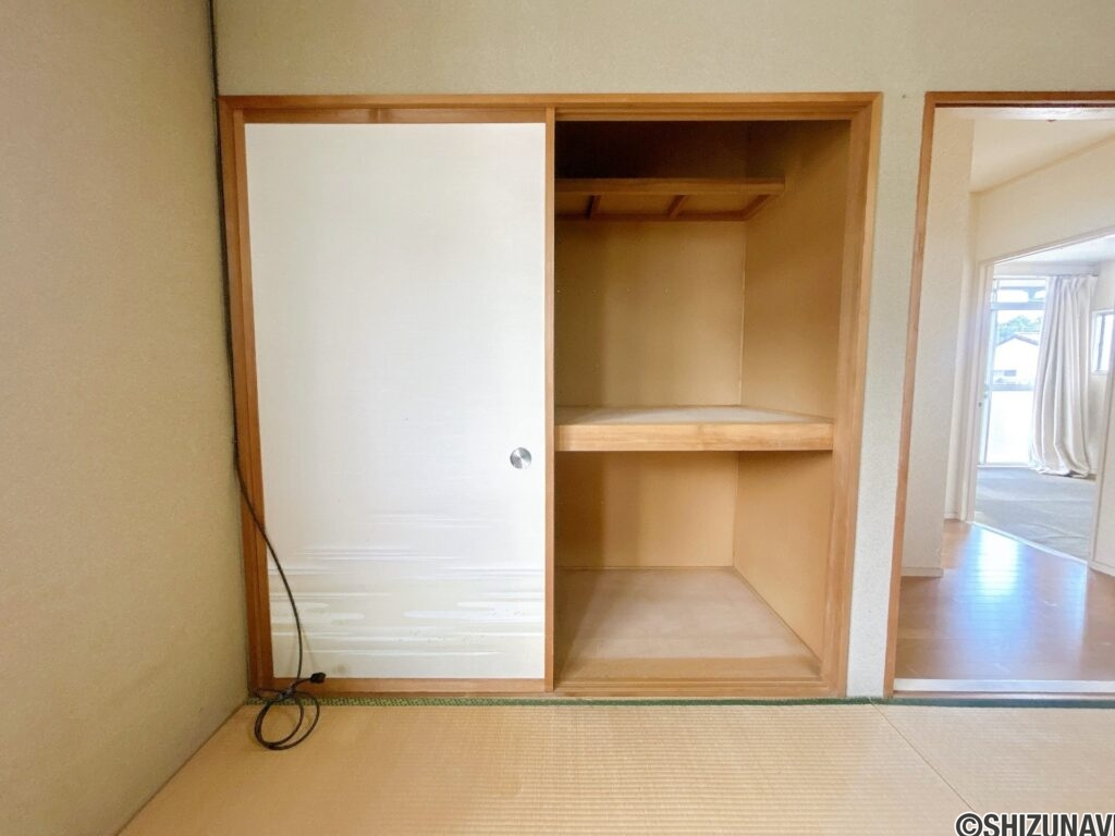 【2階和室　6帖】収納