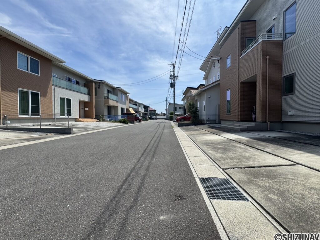 前面道路は約6ｍあるため、街並みの景観も良好ですよ♪