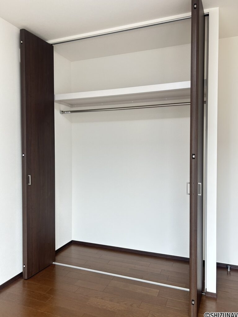 5.3帖洋室収納になります。