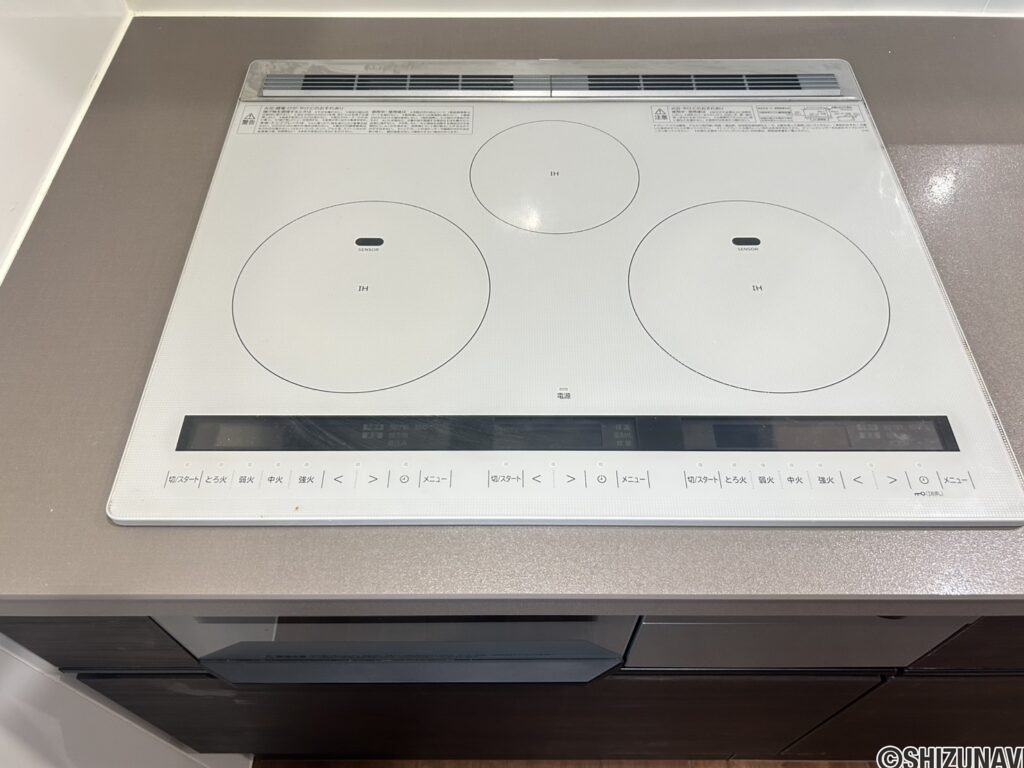 キッチン3口IHクッキングヒーターになります。