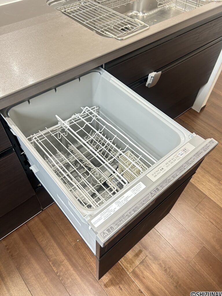 食器洗乾燥機になります。
