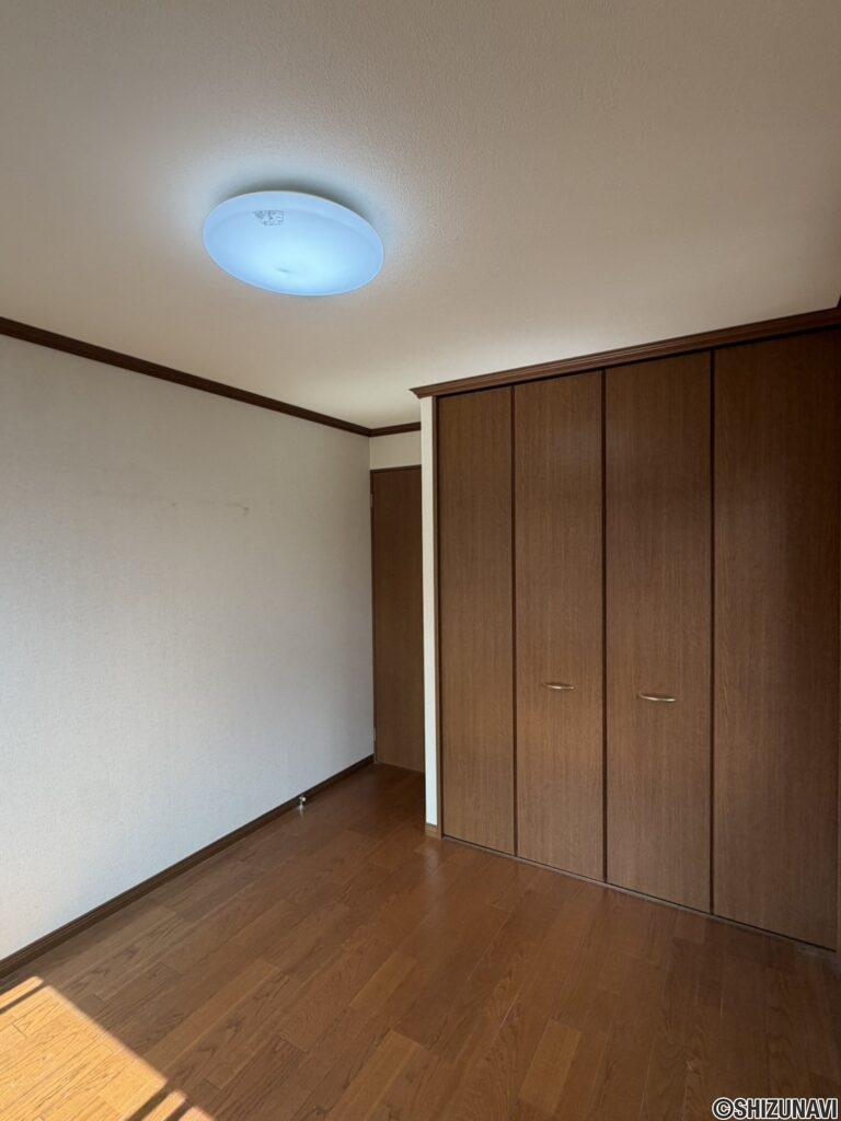 2F　東側洋室