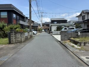 前面道路　南側から北側向き