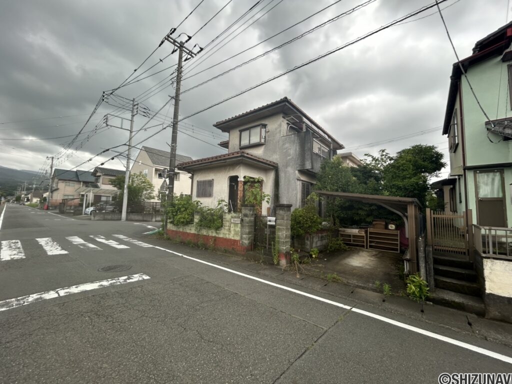 物件南側からの写真です。