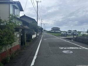 物件南方向 道路の写真です。