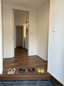 【C号棟】玄関