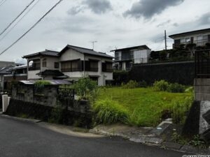 南面道路で日当たり良好！敷地広々約77坪の整形地！の物件画像