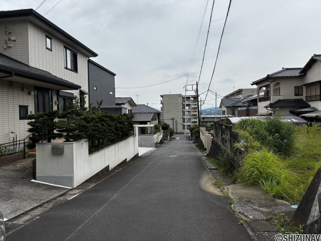 南面道路で日当たり良好！敷地広々約77坪の整形地！の画像
