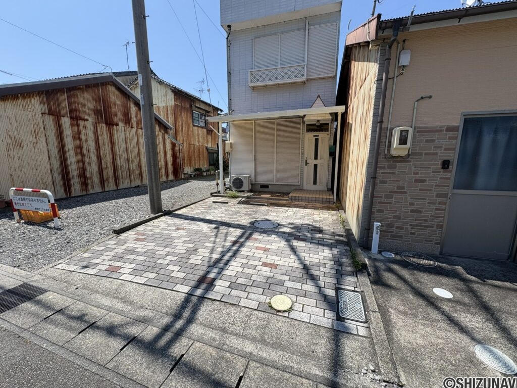 駒越東町　駐車スペース