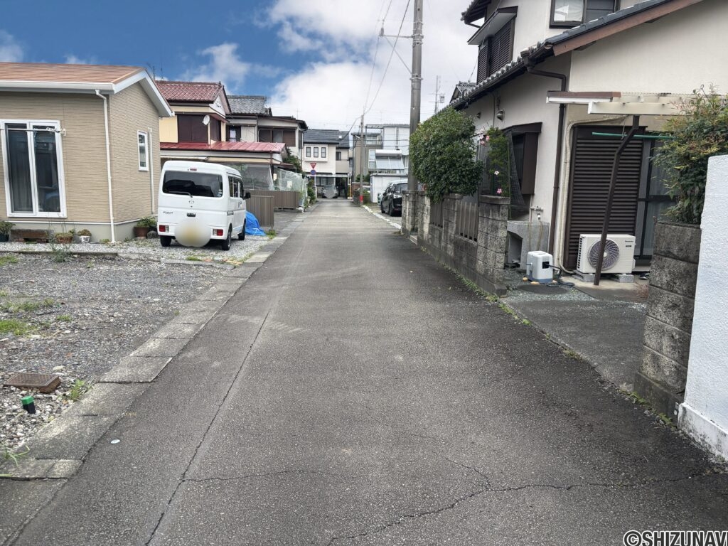 前面道路（南→北）