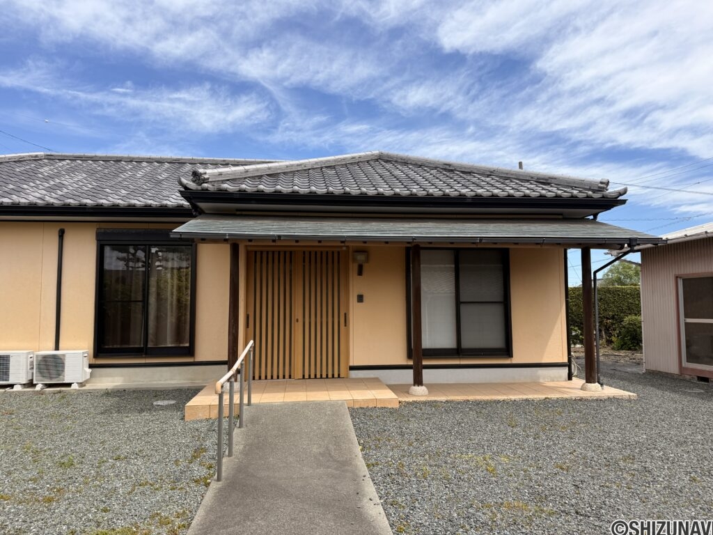 浜松市中央区下江町　中古住宅　バリアフリー平屋　4DK　敷地広々150坪超　線引き前宅地　即案内可能の画像