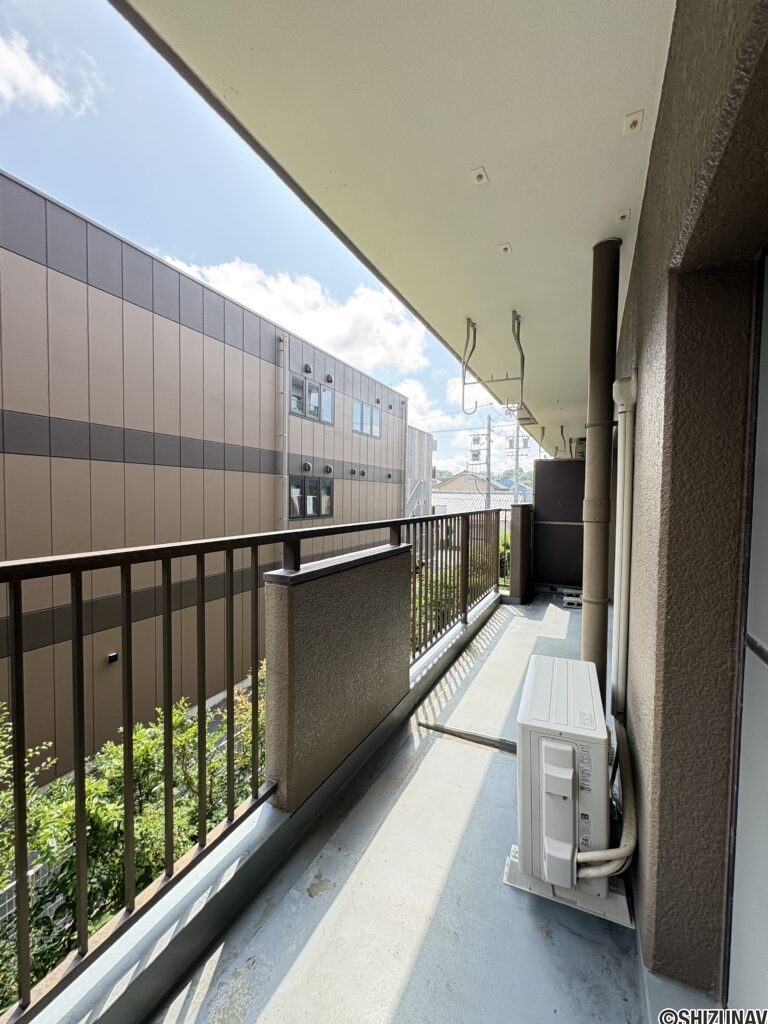 【バルコニー】