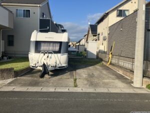 奥行きが広々とした駐車スペースとなっております♪