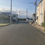 西側道路は広々としており車庫入れラクチン♪