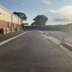 西側道路別角度から撮影です。