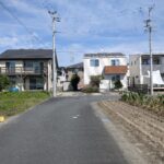 【外観】前面道路はメイン道路から一本入り、お子様の安全面も安心です！