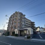 マンションの外観のお写真です。ご家族でお住まいの方が多いのが特徴です。