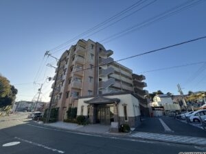 マンションの外観のお写真です。ご家族でお住まいの方が多いのが特徴です。