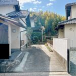 【駐車場】縦列駐車場ですが隅切りされていますので、停めにくさは感じません。