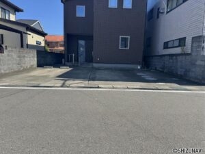 並列3台駐車可能な駐車スペースです♪