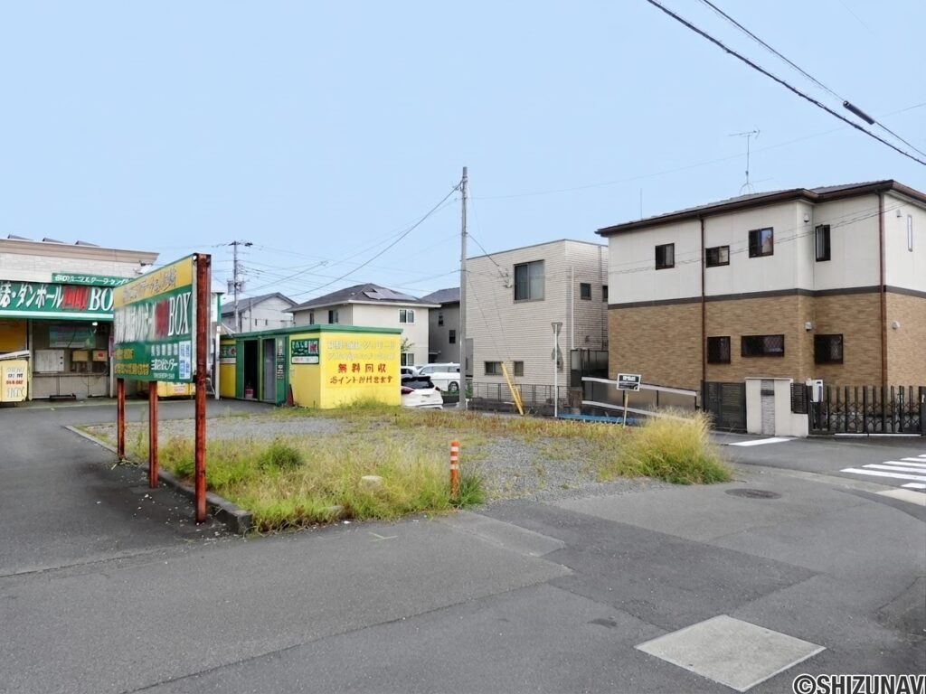 現地（前面道路から）
