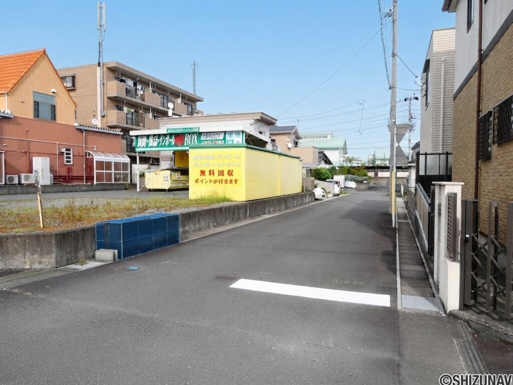 前面道路（西から東）