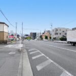 前面道路（北から南）