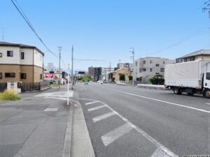 前面道路（北から南）