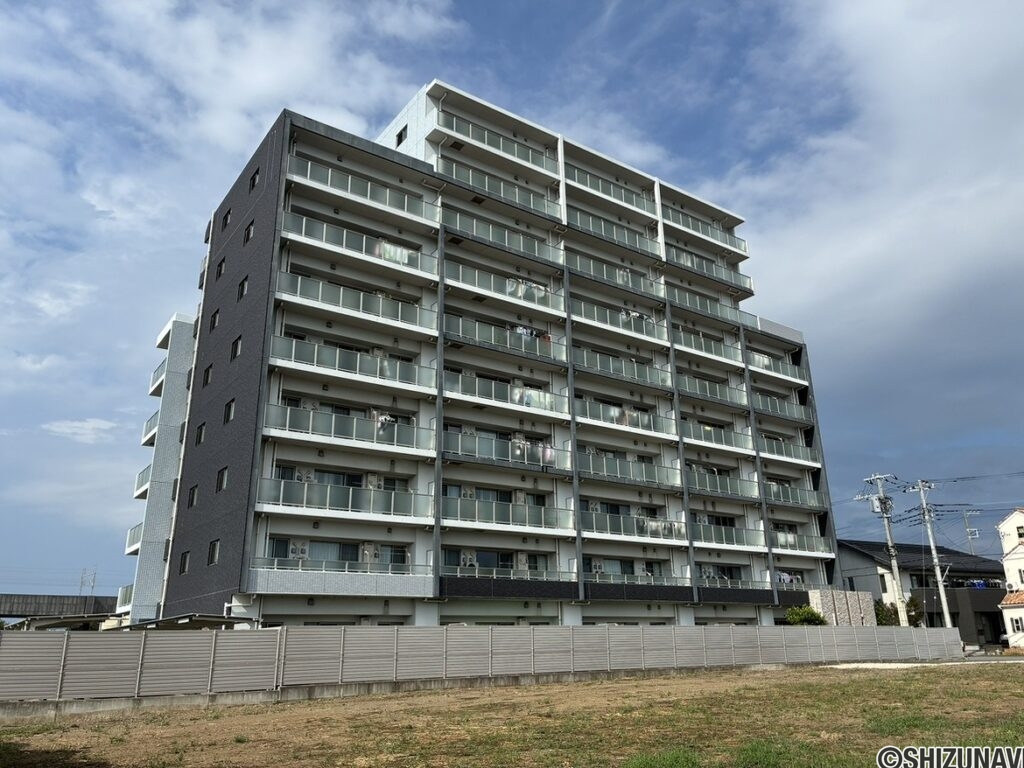 長泉町本宿　エンブルリバーガーデン長泉　外観
