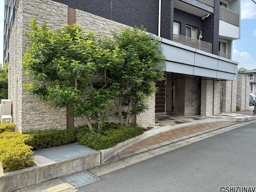 長泉町本宿　エンブルリバーガーデン長泉　外観