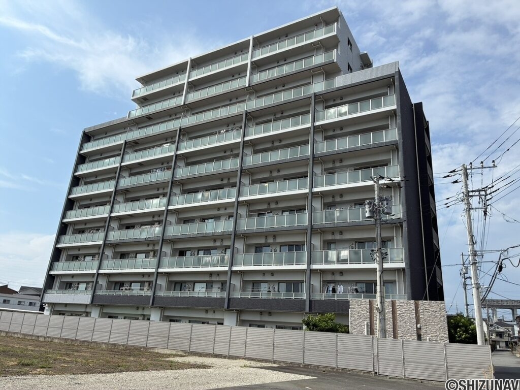 長泉町本宿　エンブルリバーガーデン長泉　外観