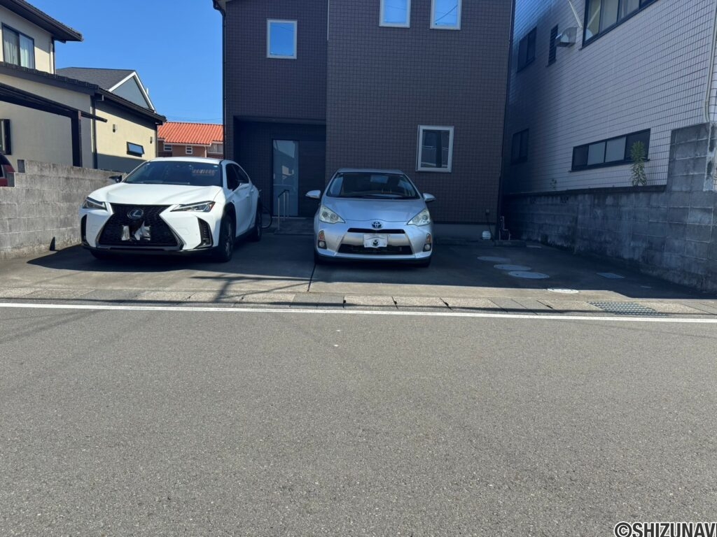 並列3台駐車可能な駐車スペースです♪