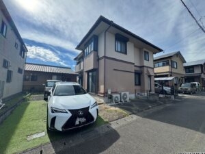 2～3台駐車可能です♪（車種による）