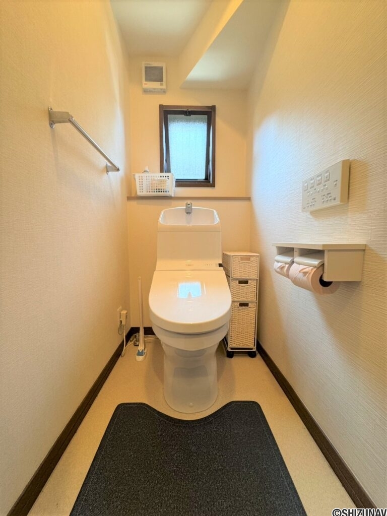 1階トイレもリフォーム済みです♪