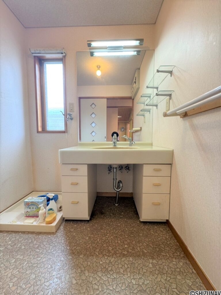島田市横井四丁目　鉄骨造デザイナーズ中古住宅の画像